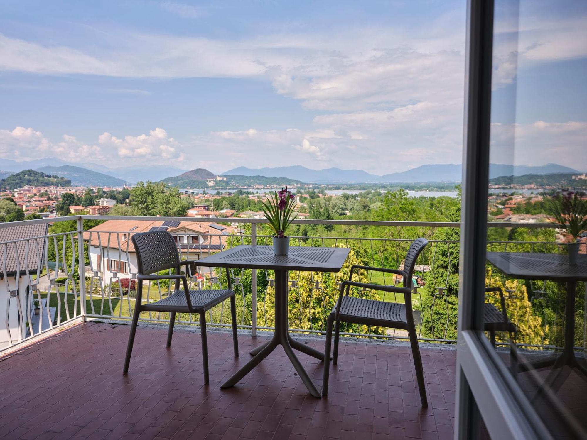 Casa Ierardi - Appartamento Arona Bellavista Екстериор снимка