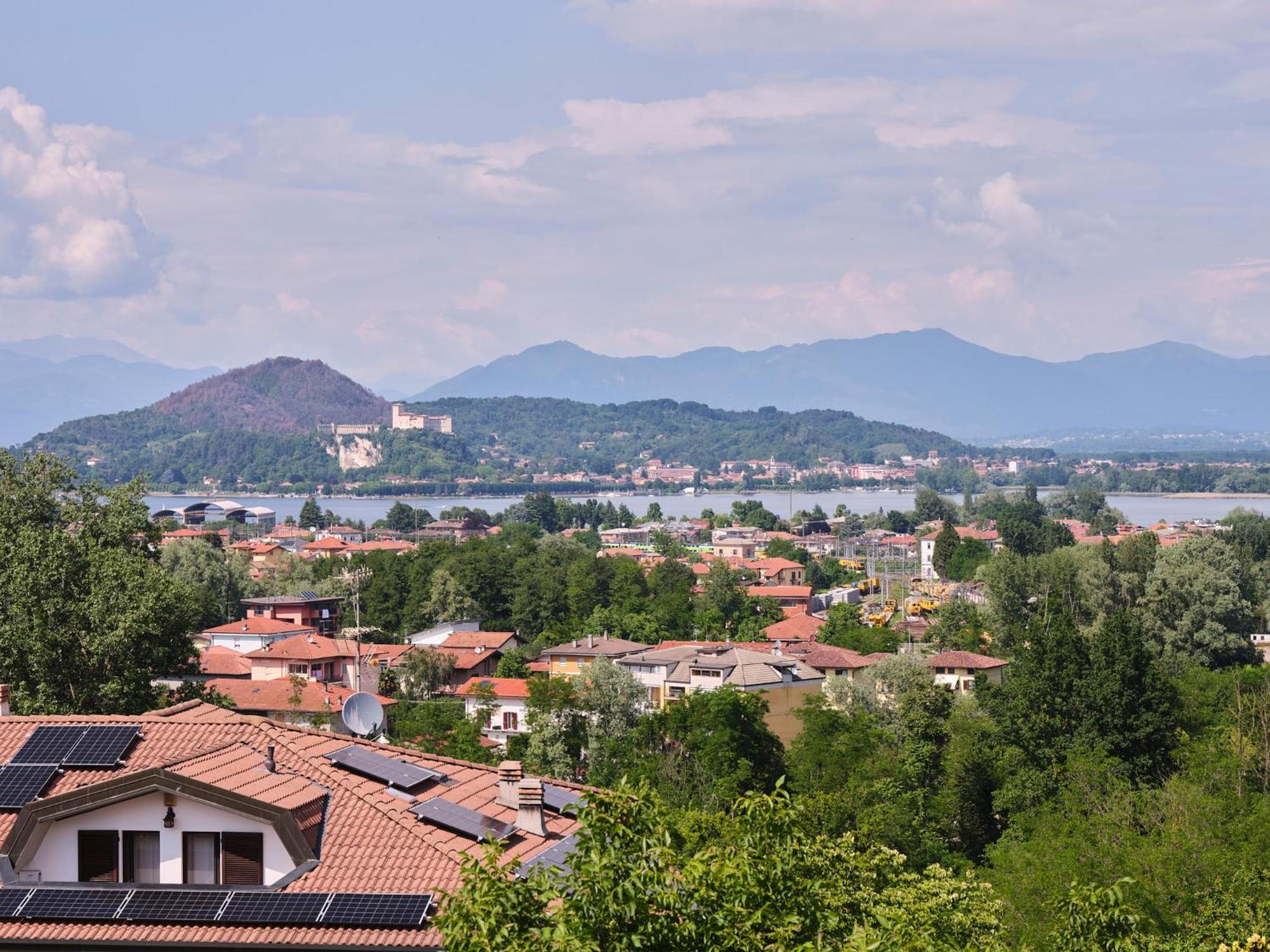 Casa Ierardi - Appartamento Arona Bellavista Екстериор снимка